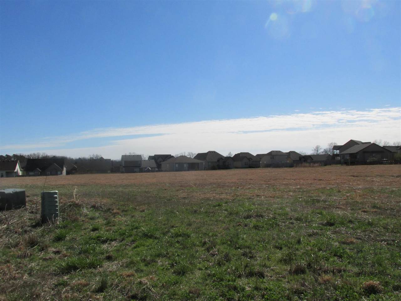 840 Professional Park Dr - Photo 1