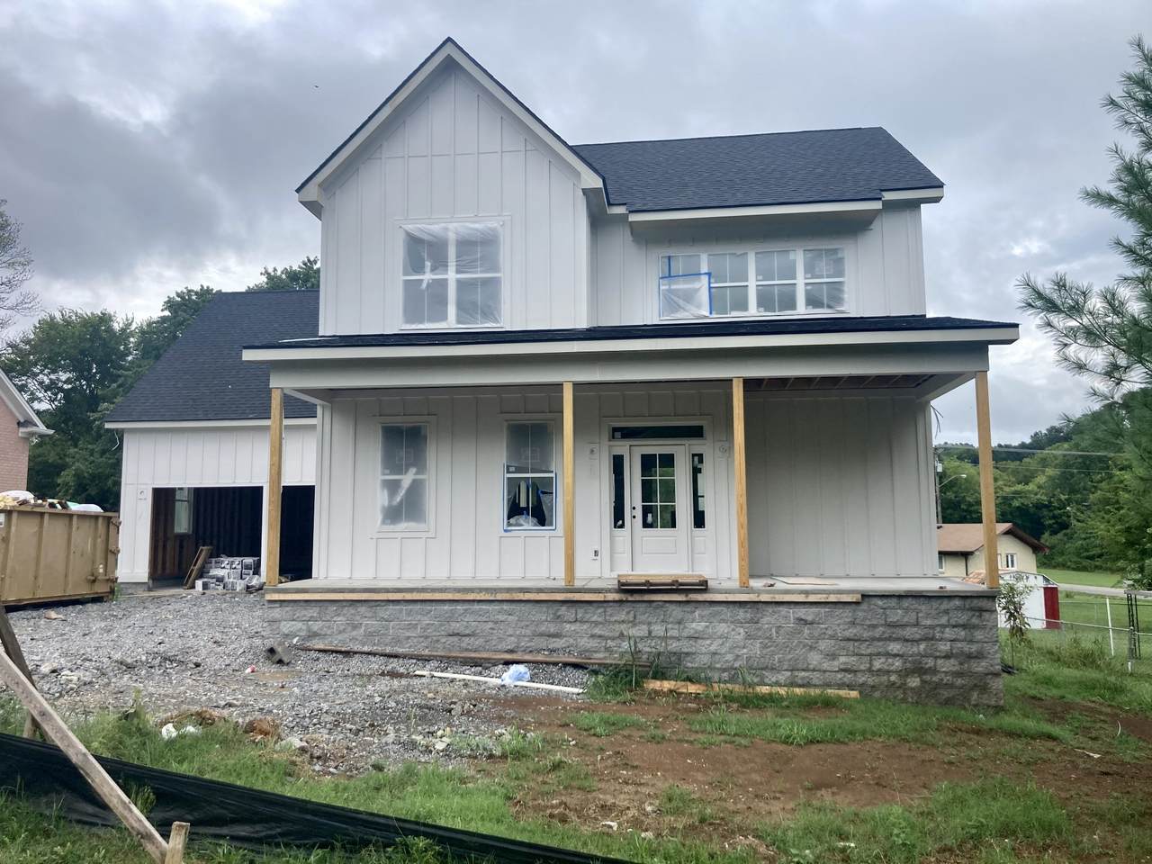 104 Bradford Dr - Photo 1