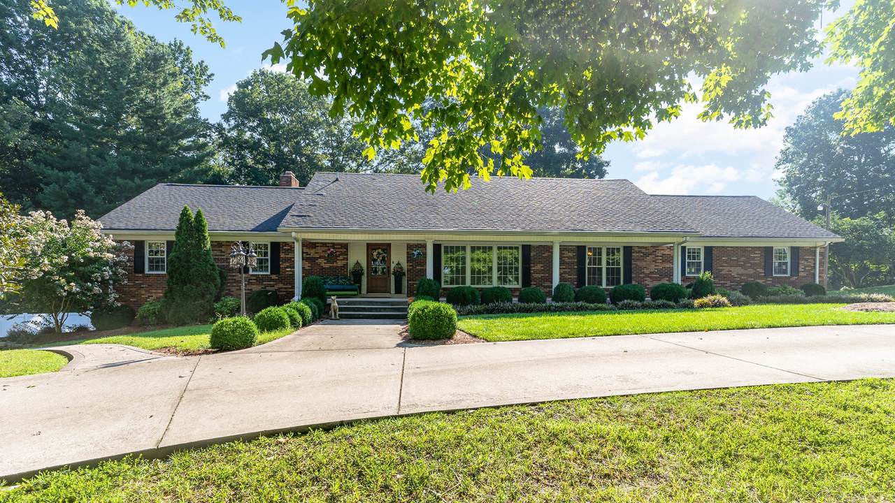 1123 Warfield Blvd - Photo 1