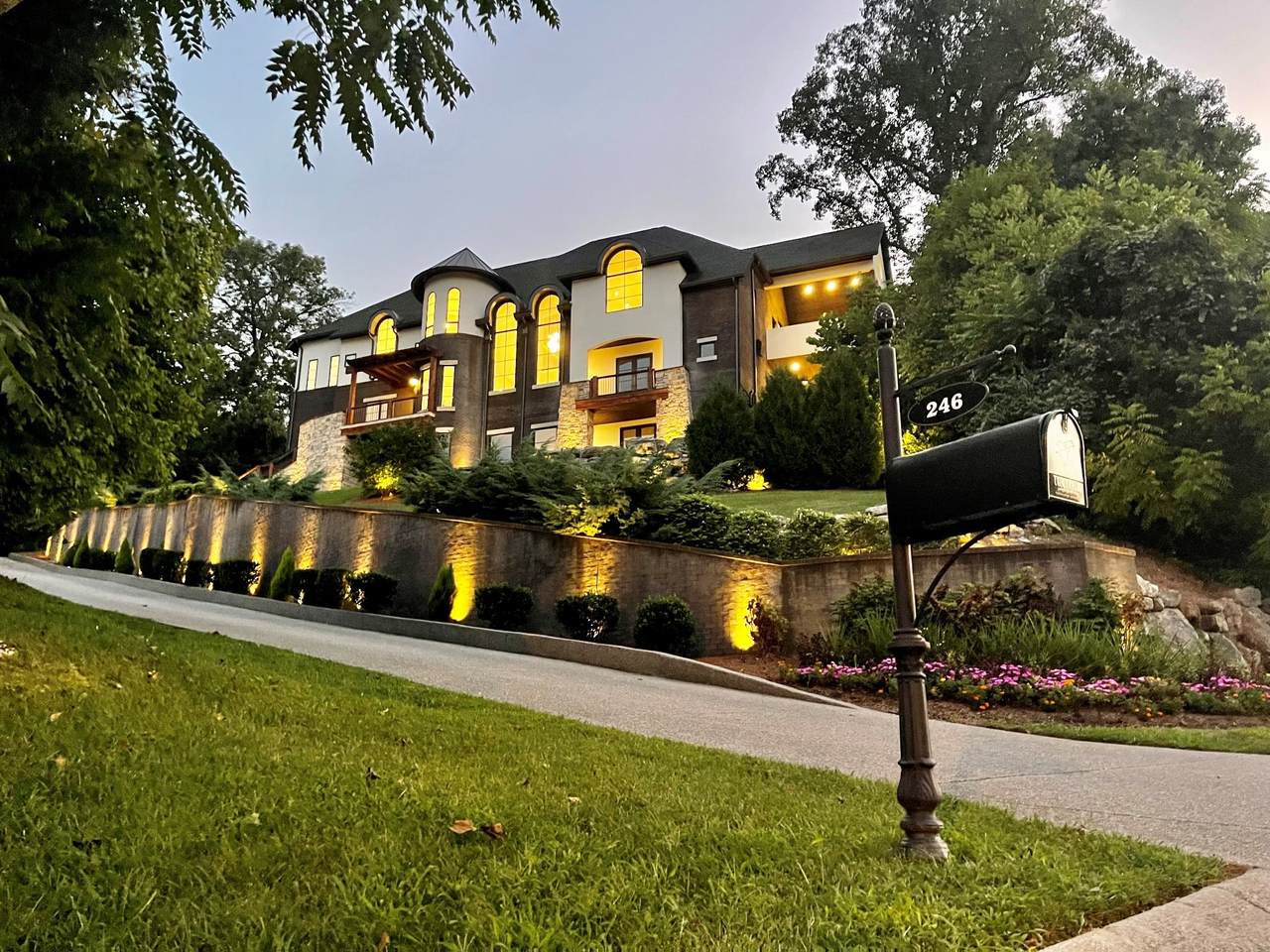 246 Governors Way - Photo 1