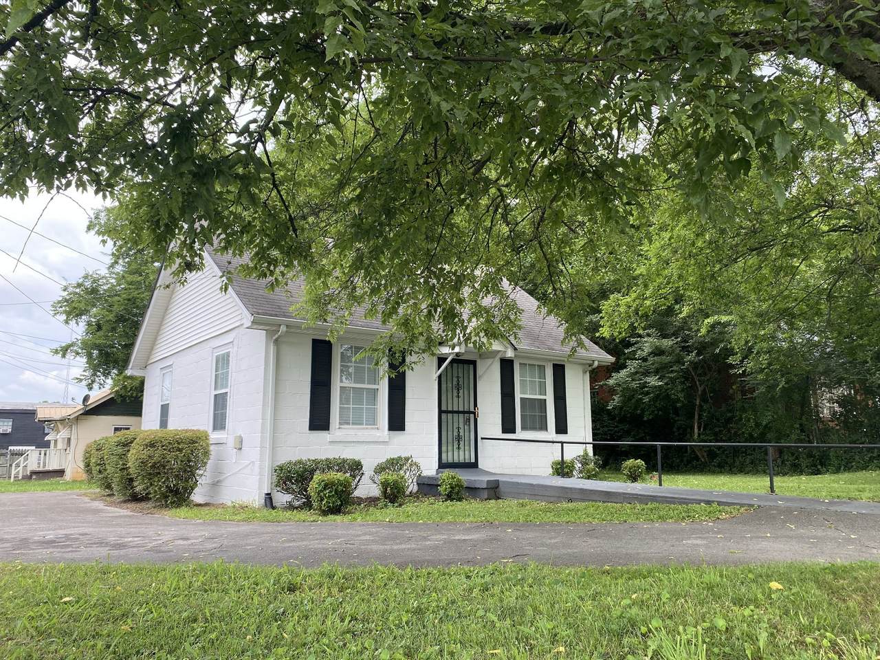620 S Highland Ave - Photo 1
