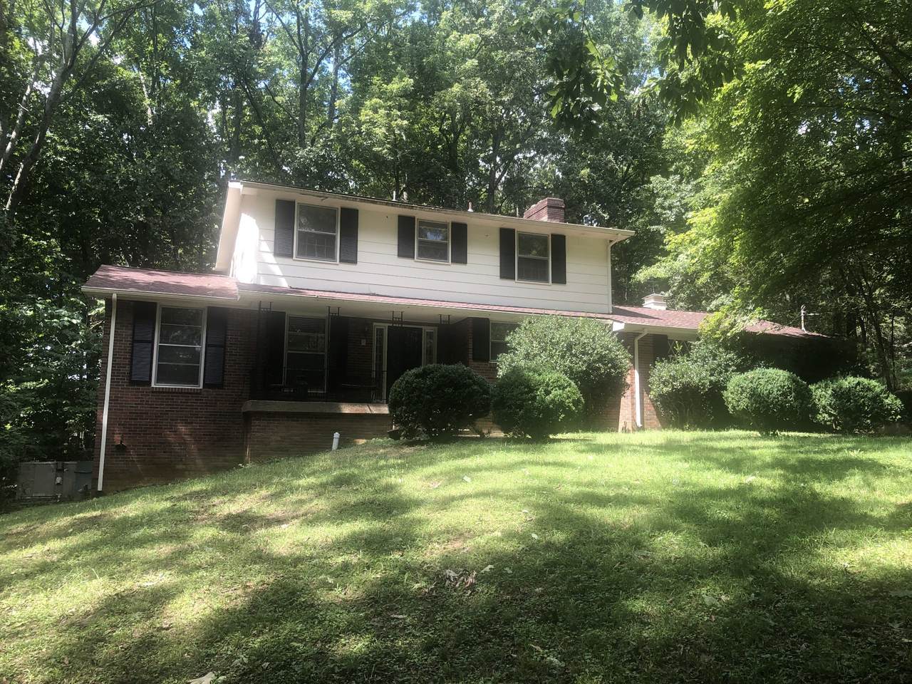 106 Lee Ct - Photo 1