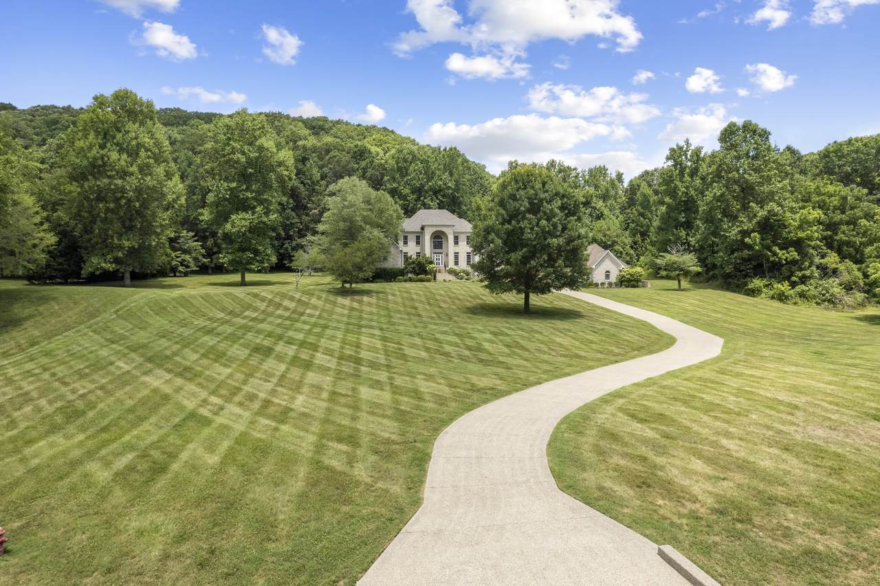 1067 Natchez Valley Ln - Photo 1