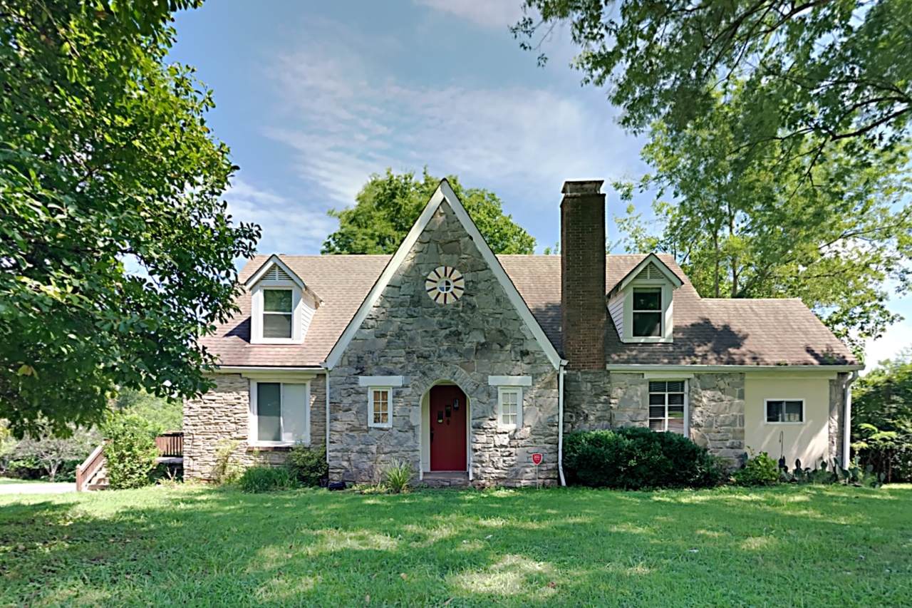 2802 Eastland Ave - Photo 1