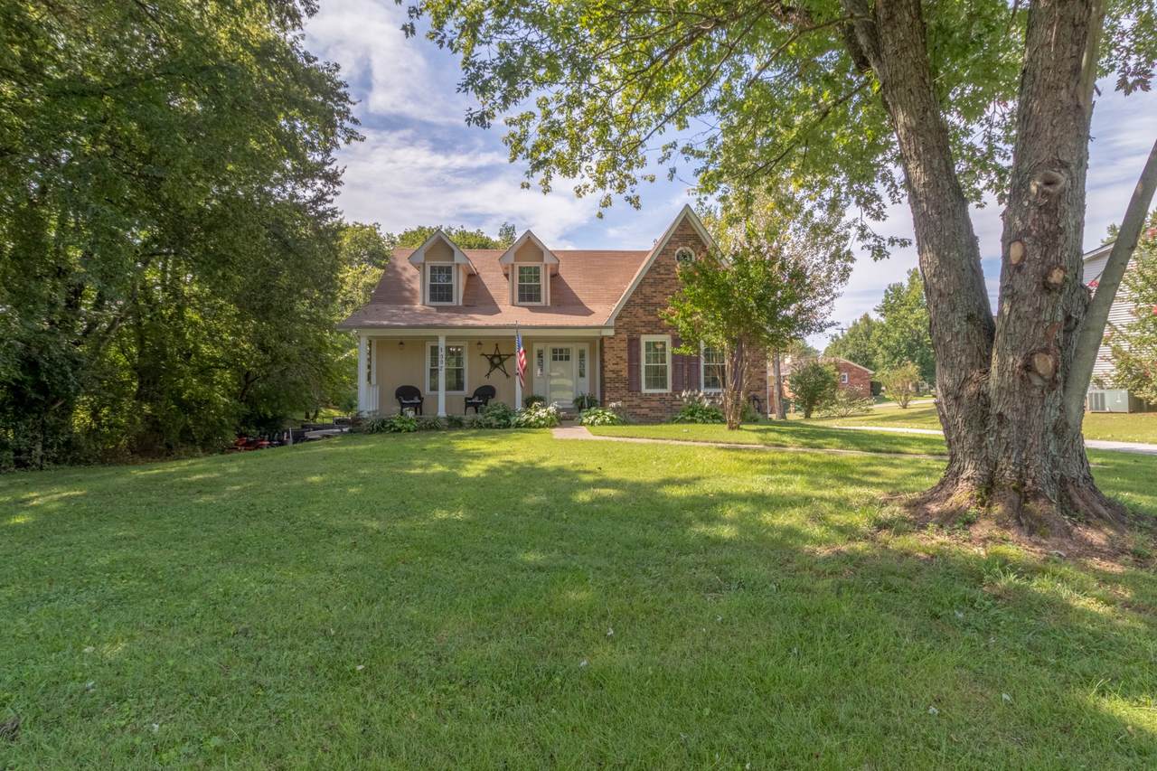 1002 Rossview Rd - Photo 1