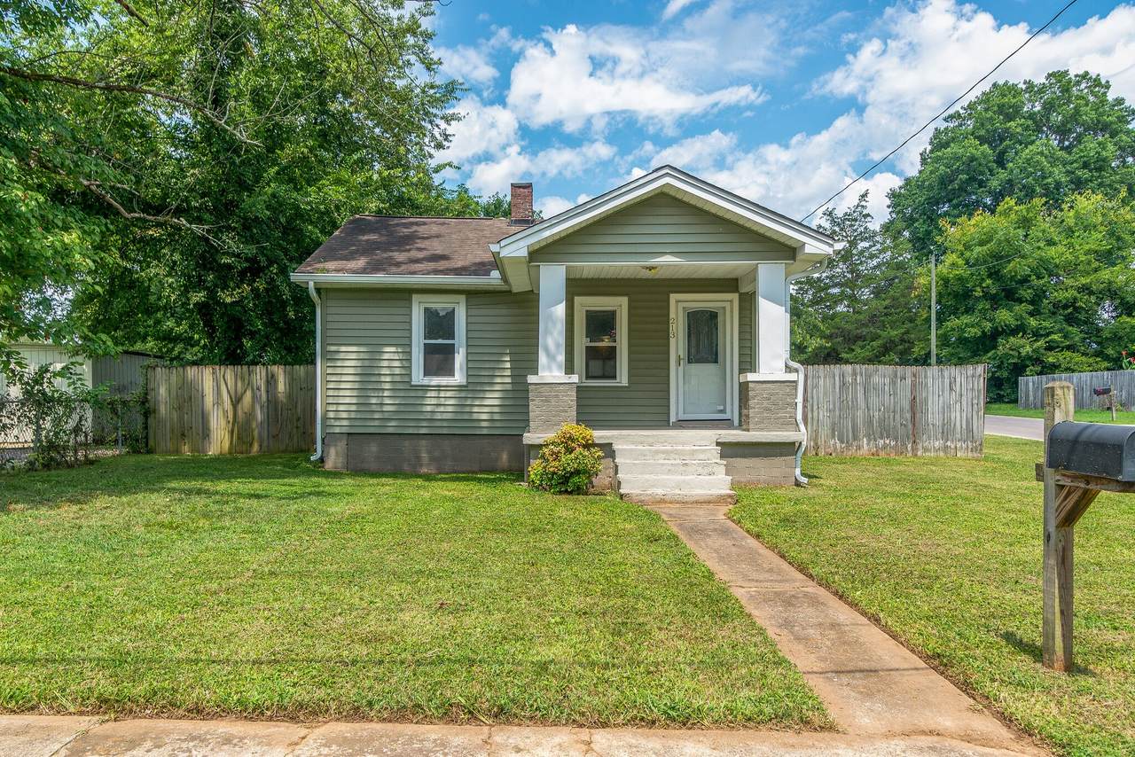 213 28th St - Photo 1