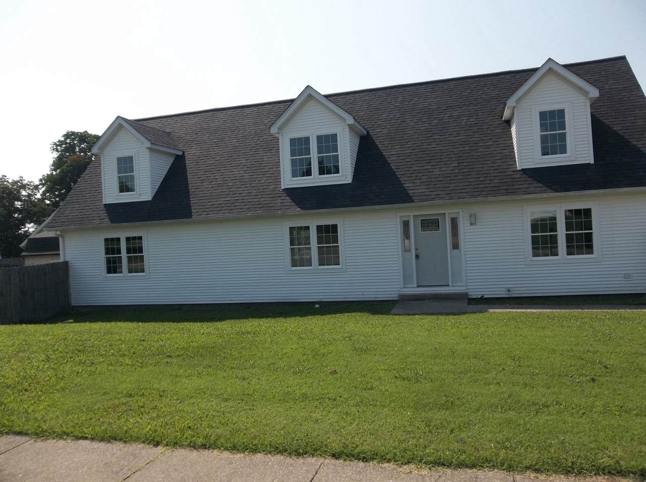 1014 Somerset Trce - Photo 1