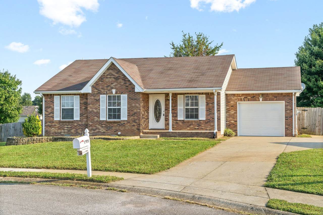 1075 Meshaw Trl - Photo 1