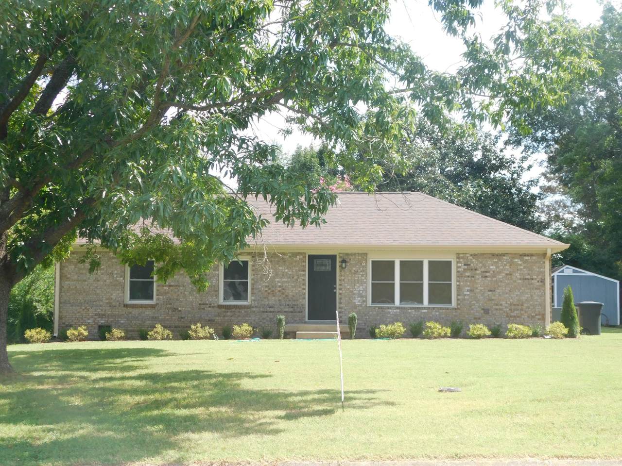 820 Stephanie St - Photo 1