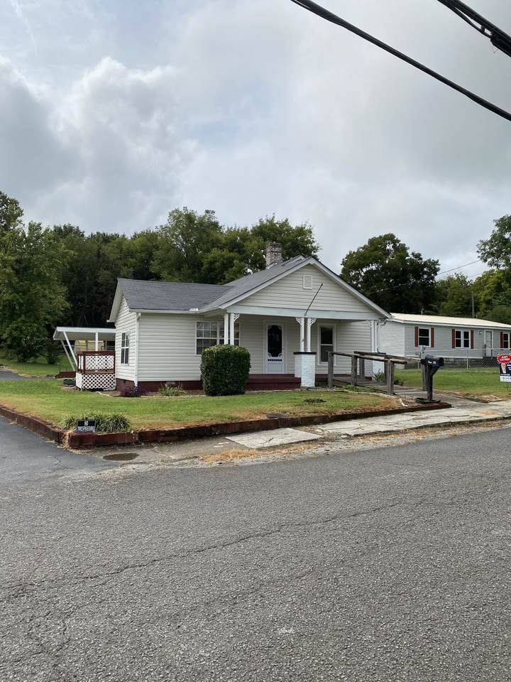 210 Cornwell Ave - Photo 1