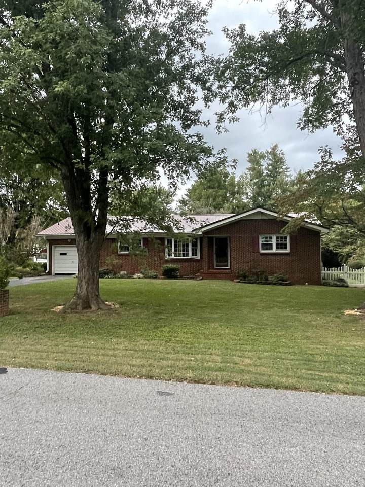 116 N Hills Dr - Photo 1