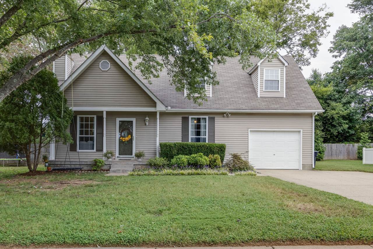 112 Rebecca Court - Photo 1