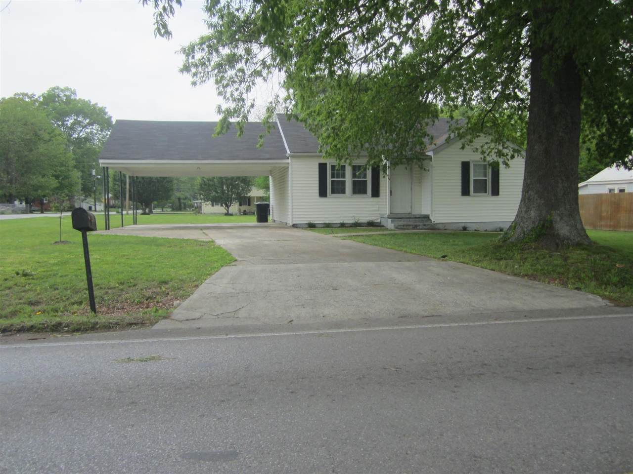 403 East Hogan St - Photo 1