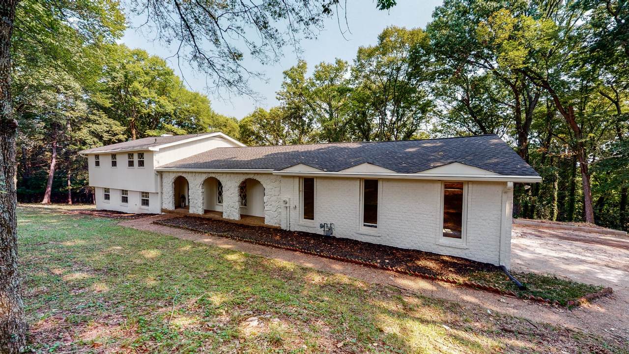 608 Beacon Hill Ln - Photo 1