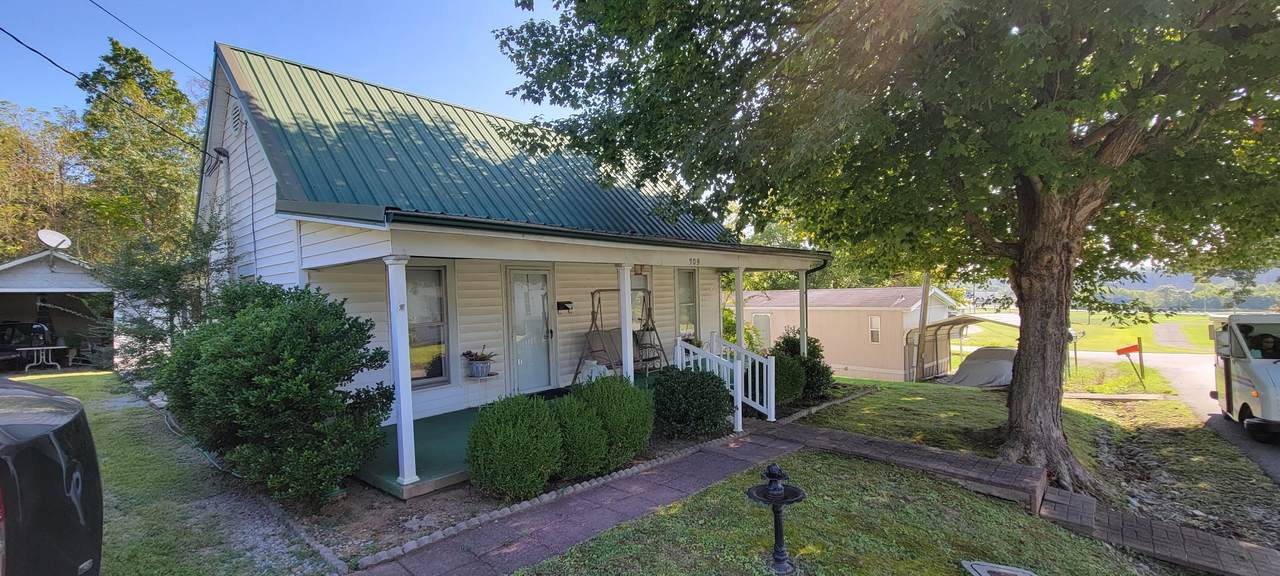 309 Alexander St - Photo 1