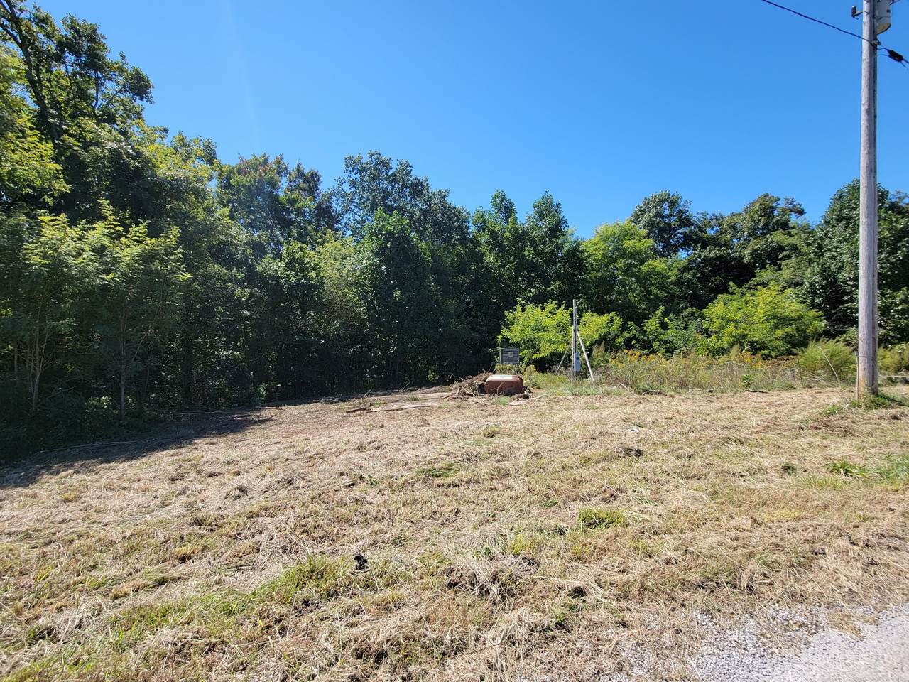 275 Mankin Ln - Photo 1