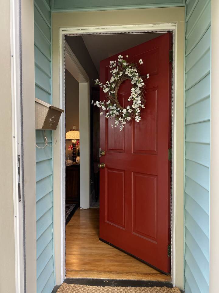303 Pennsylvania Ave - Photo 1
