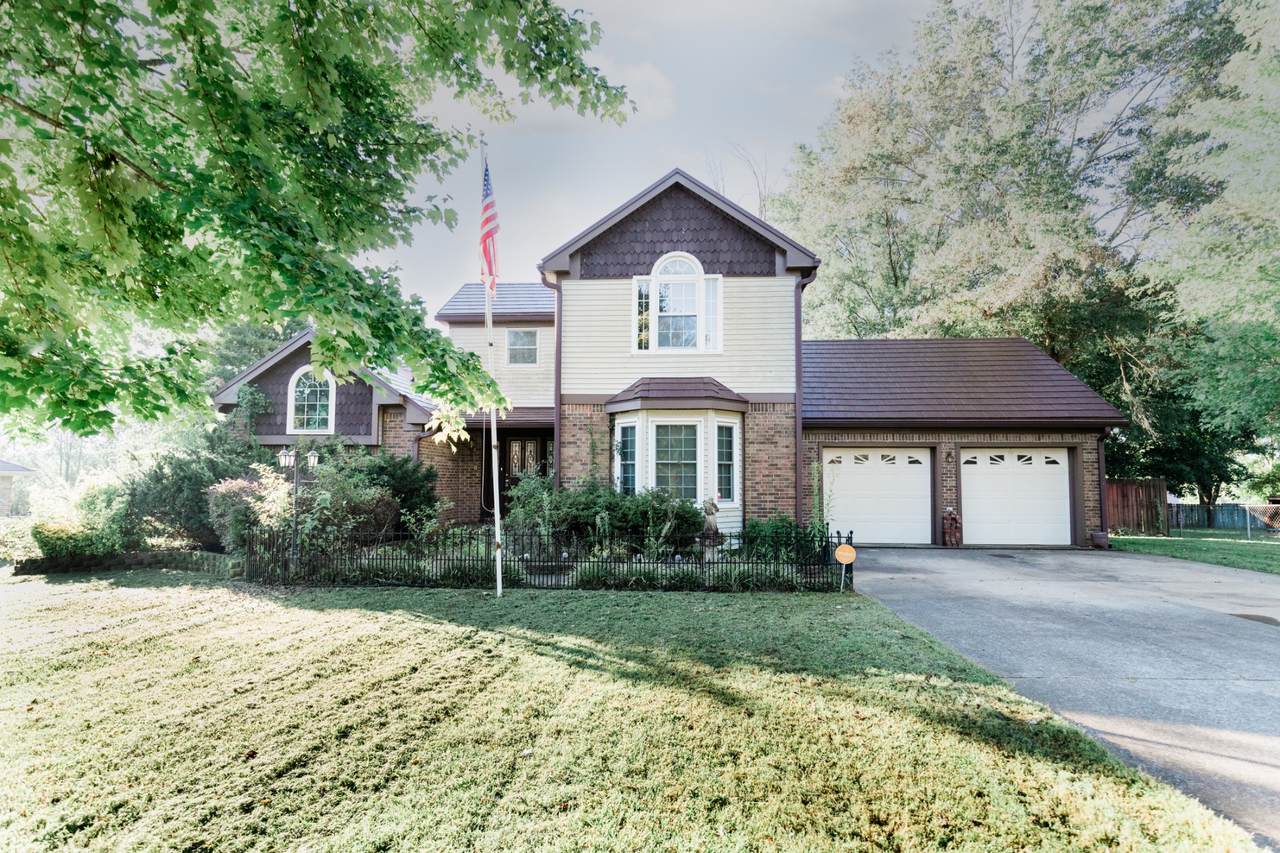 502 Brentwood Cir - Photo 1