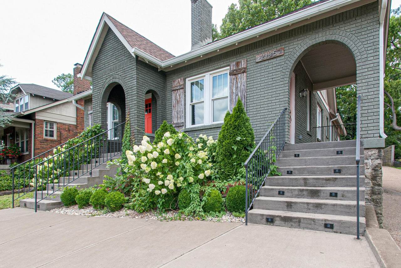 2135A Ashwood Ave - Photo 1