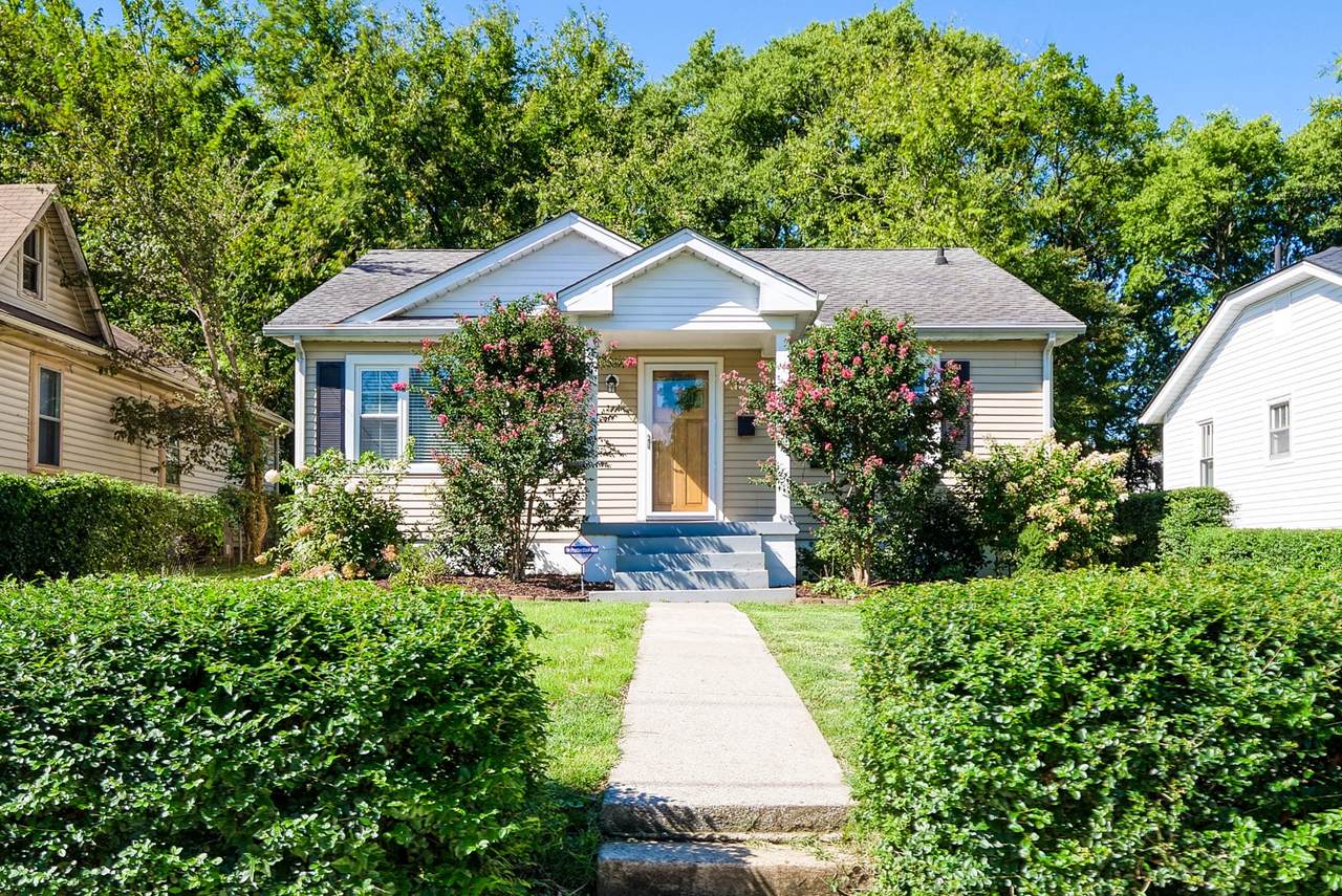 2307 Lindell Ave - Photo 1