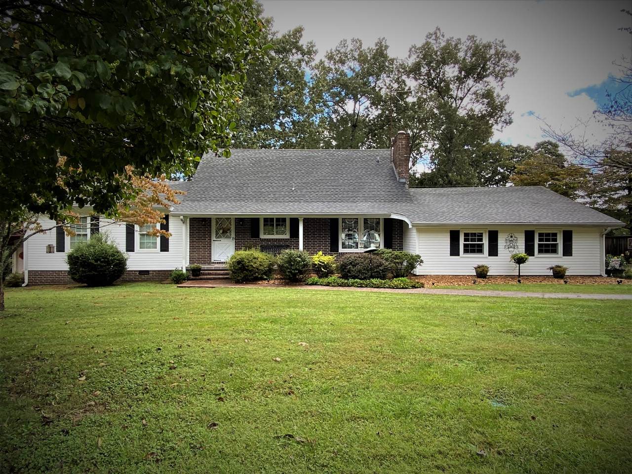 211 Kaywood Ave - Photo 1