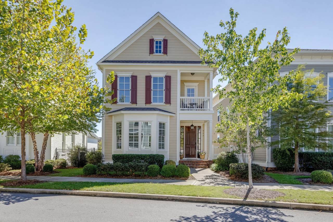 303 Walter Roberts St - Photo 1