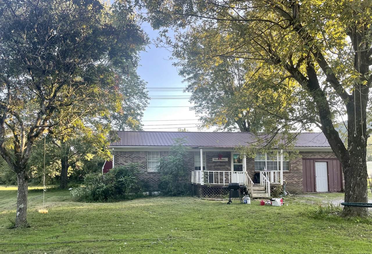 818 Riverside Cir - Photo 1