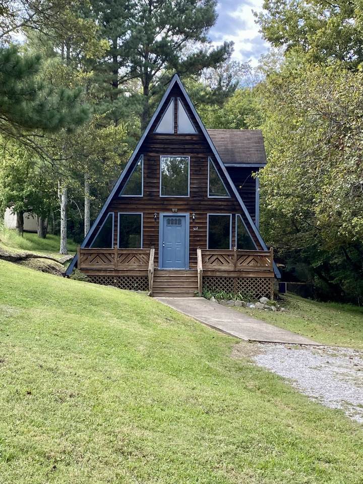 512 Centennial Ave - Photo 1