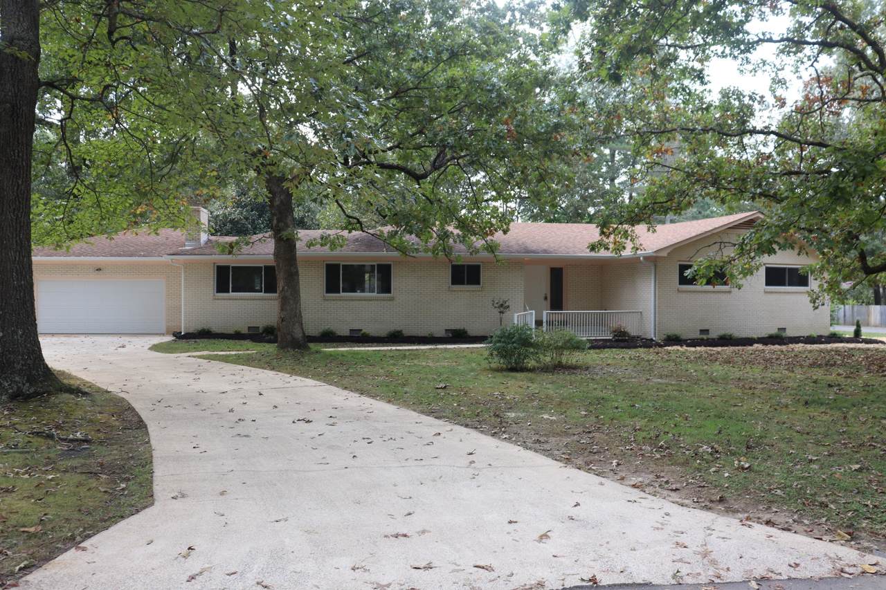 521 Sharondale Dr - Photo 1