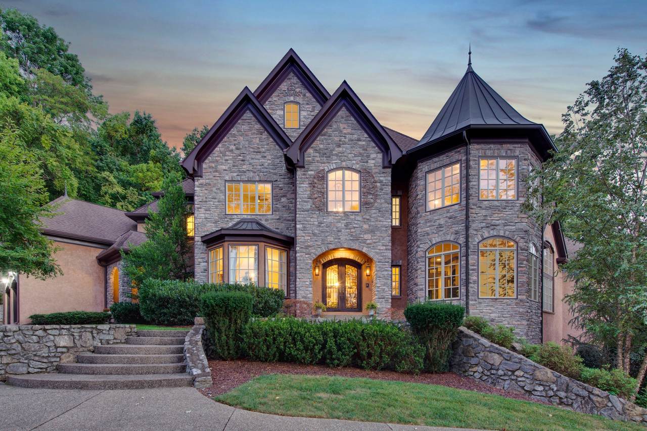 395 The Lady Of The Lake Ln - Photo 1
