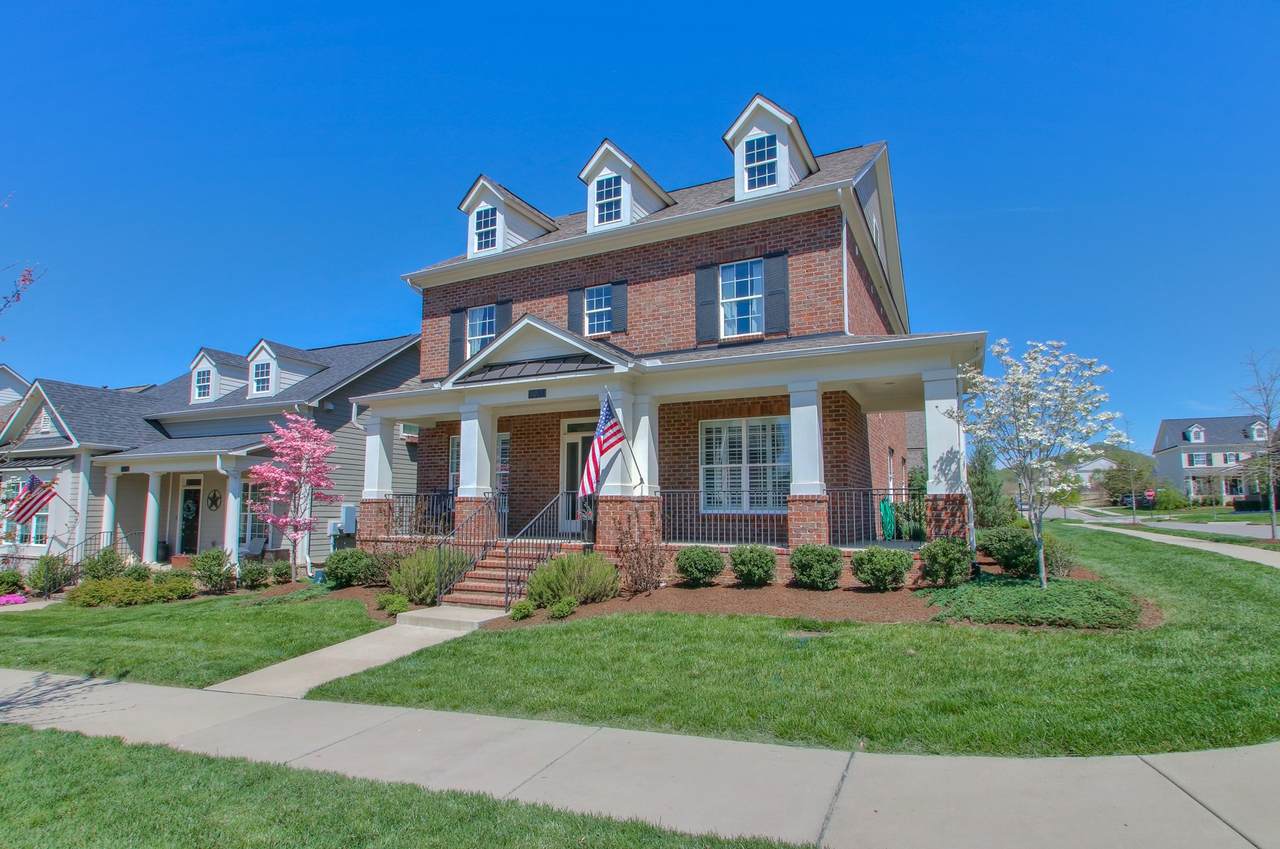 3061 Farmhouse Dr - Photo 1