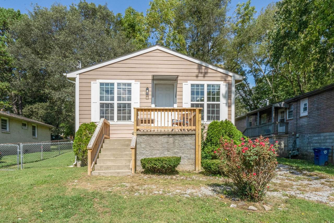 942 Green St - Photo 1