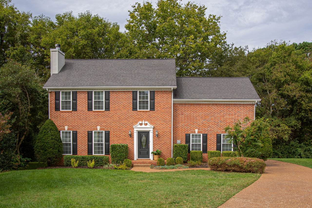 808 W Benjamin Ct - Photo 1