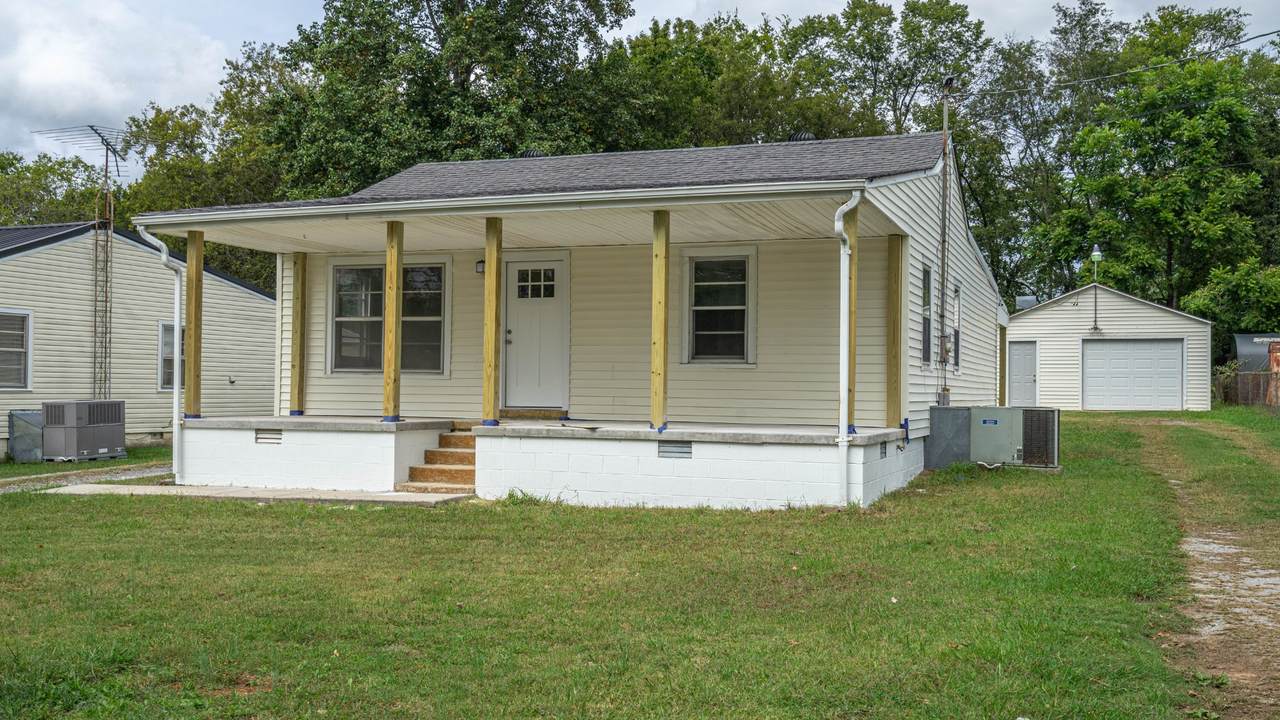 210 Austin Ave - Photo 1