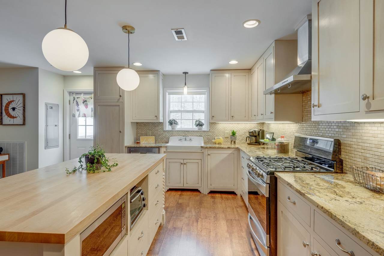967 Eli Rd - Photo 1