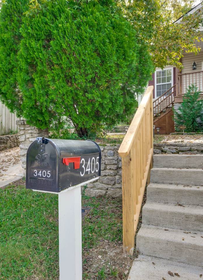 3405 Elkins Ave - Photo 1