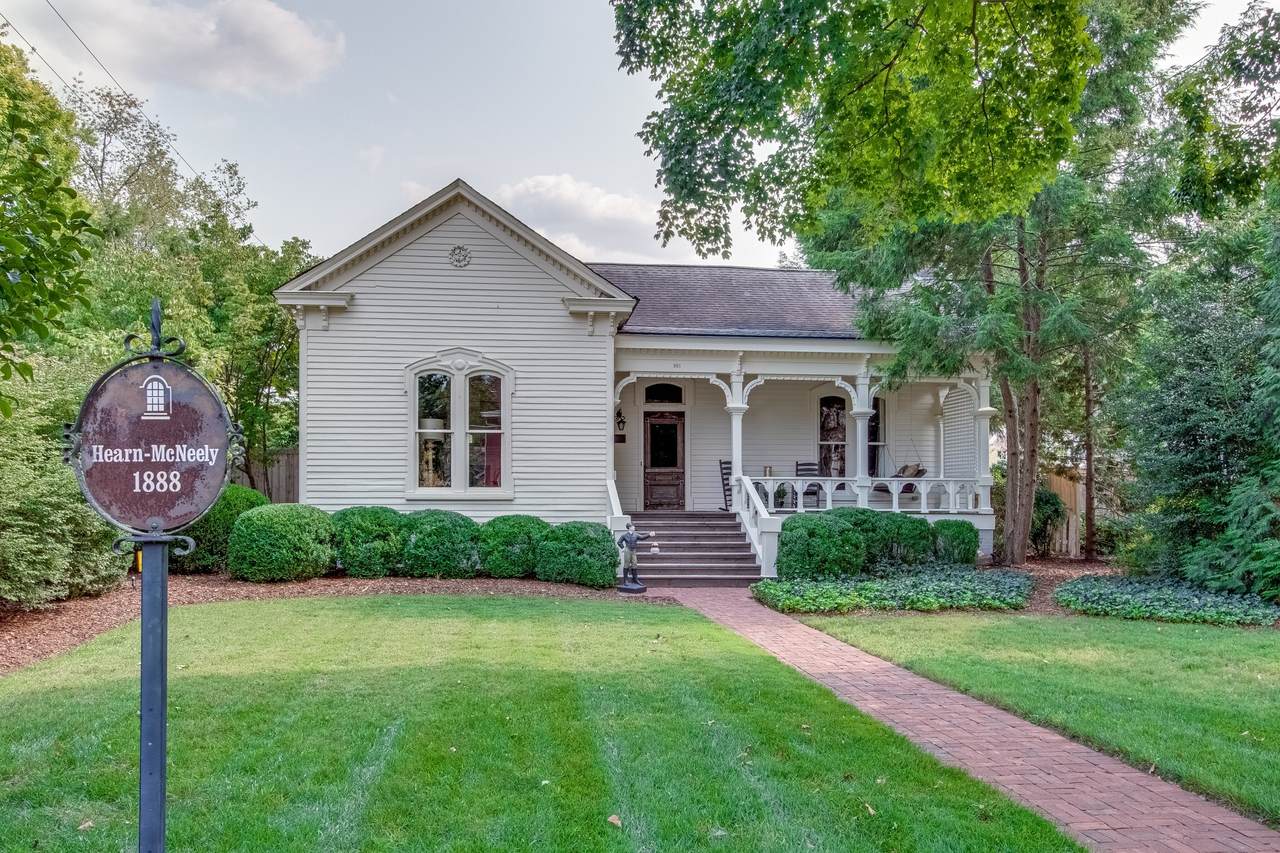 901 W Main St - Photo 1