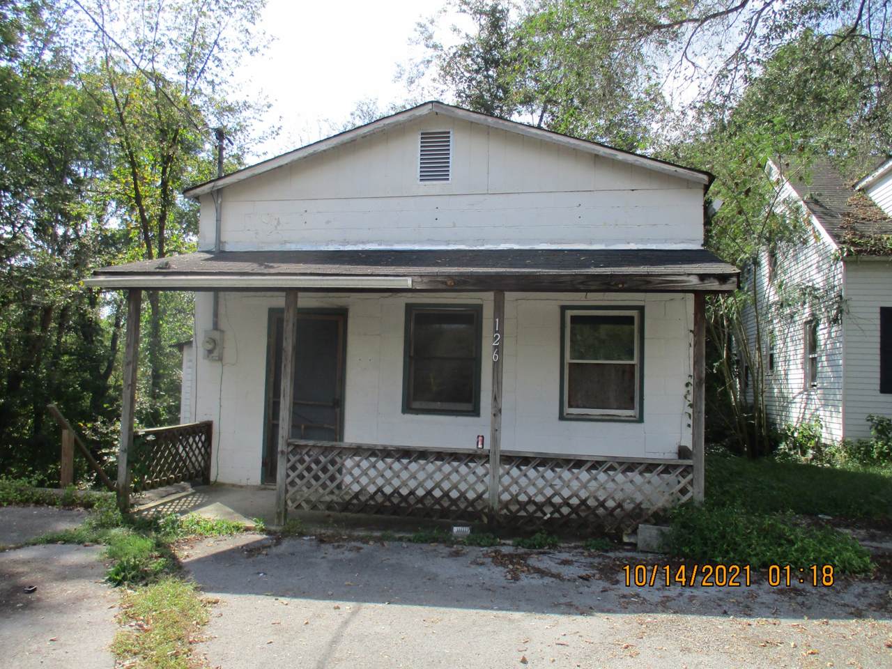 126 Oak St - Photo 1