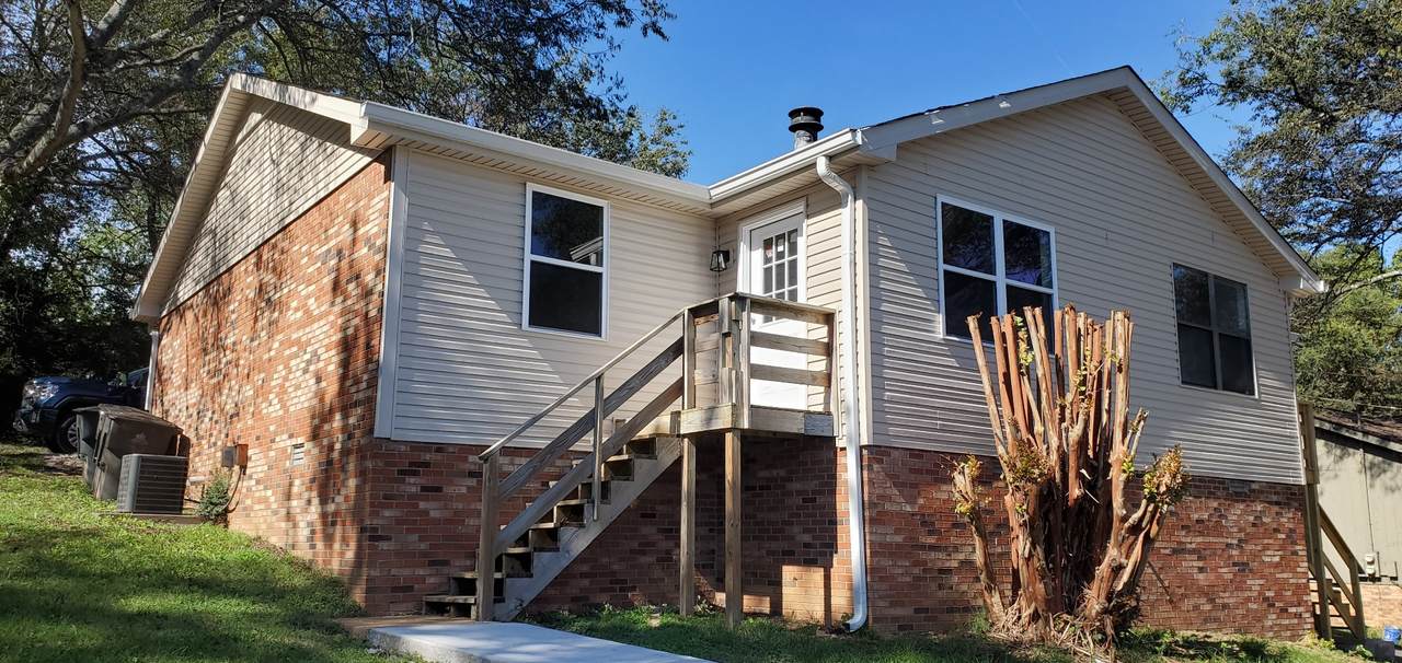 3322 Niagara Dr - Photo 1