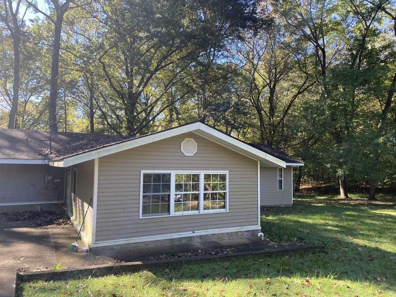 409 Crestview Dr - Photo 1