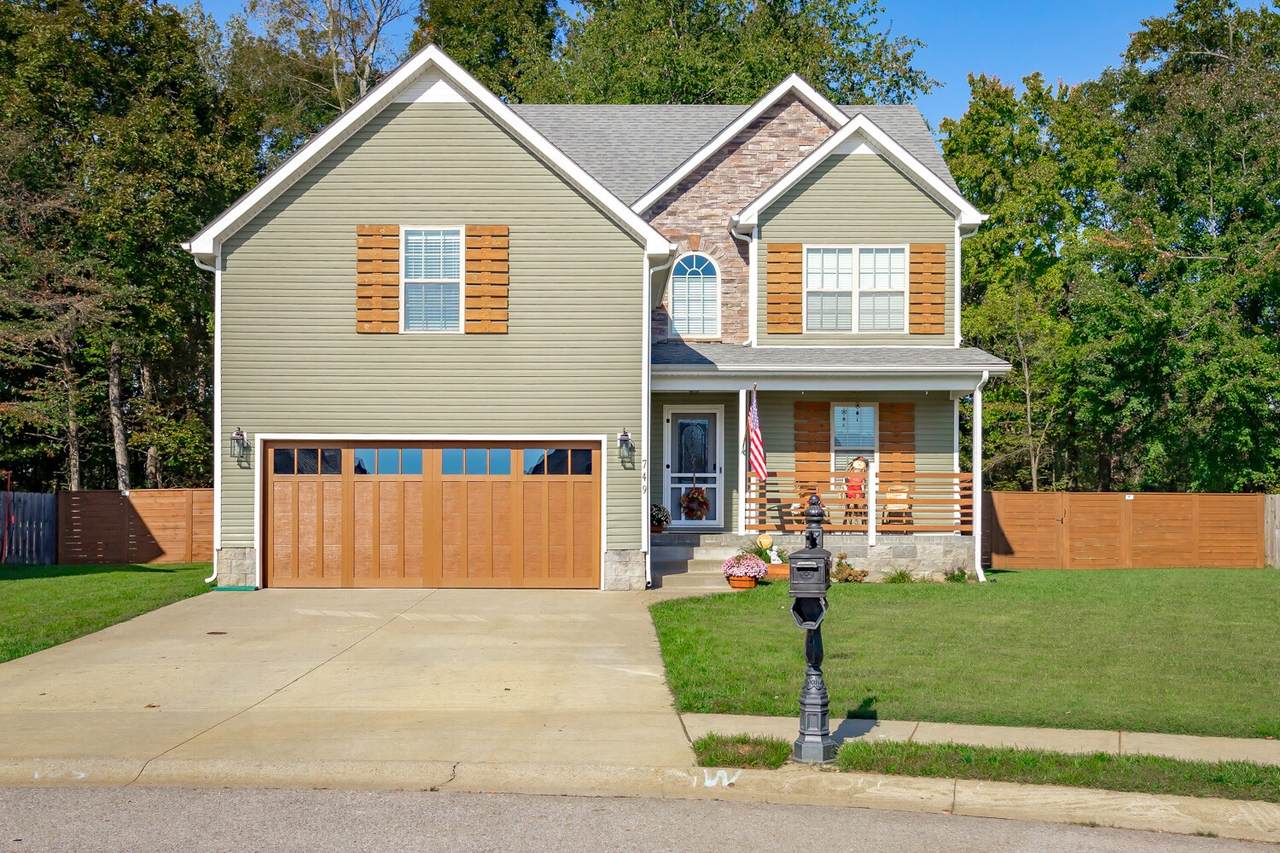 749 Sleek Fox Dr - Photo 1