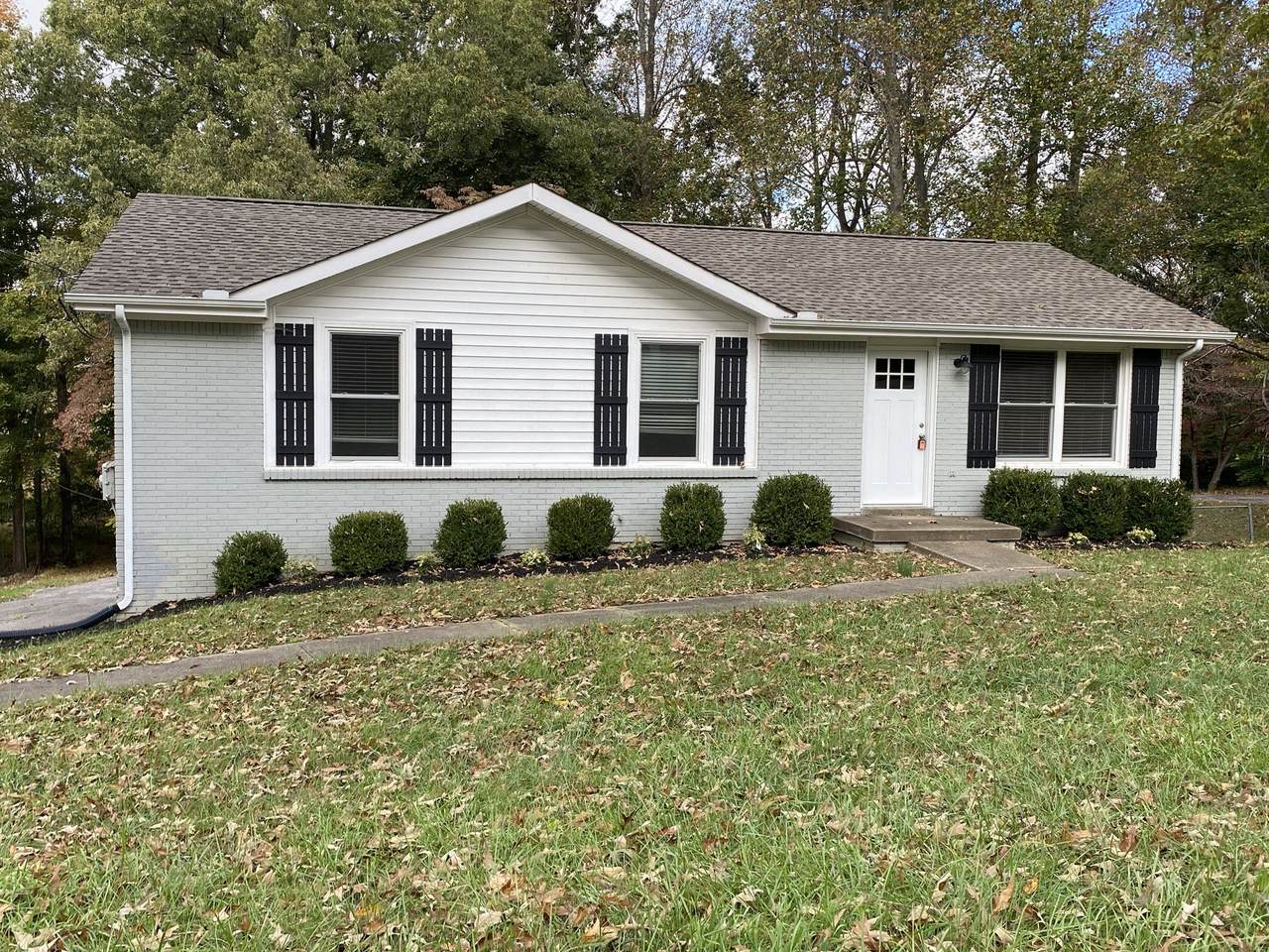 549 Briarwood Dr - Photo 1
