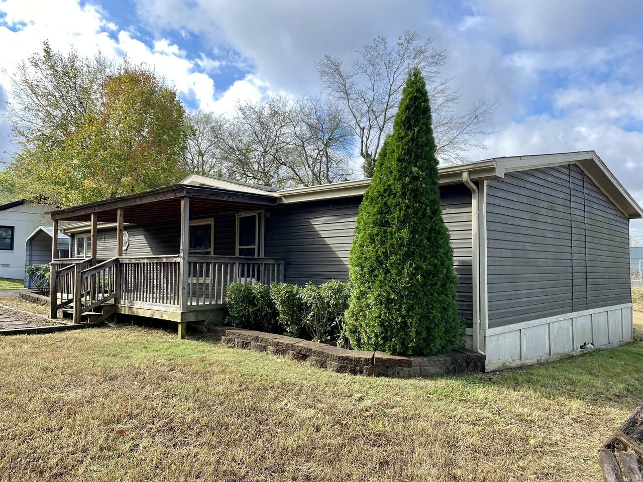 919 Locust Street - Photo 1