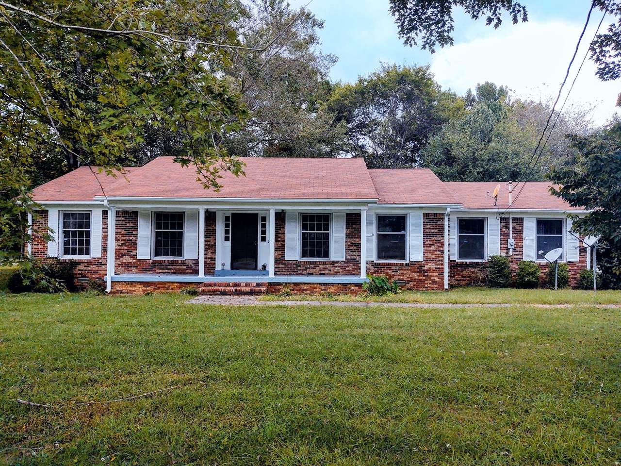 356 Lakeside Dr - Photo 1