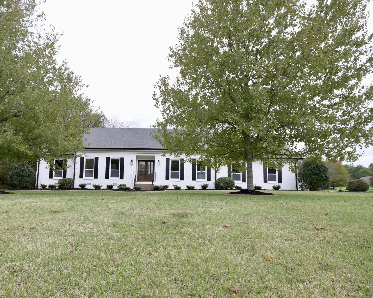 139 Buchanan Cir - Photo 1