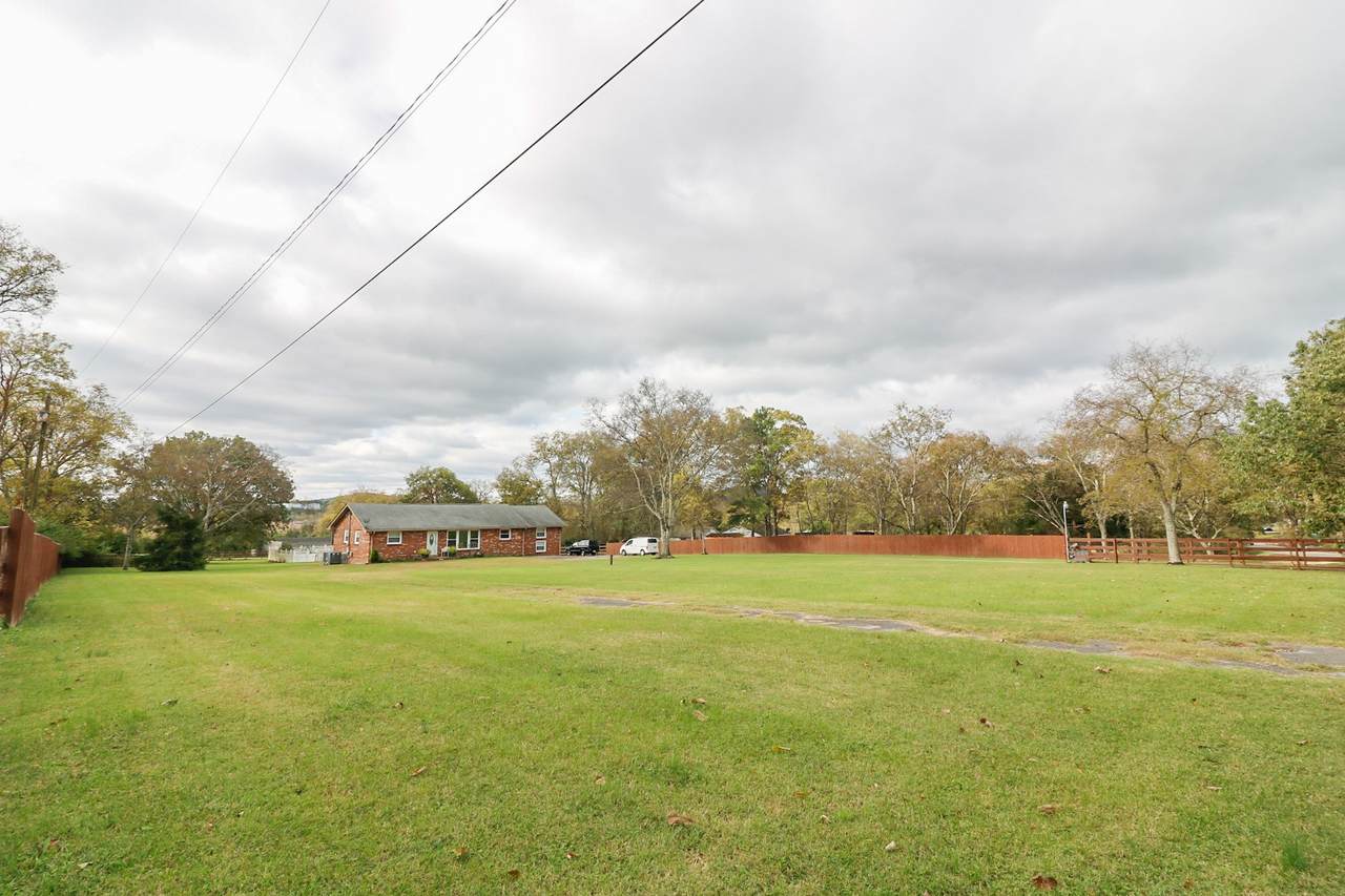 501 Green Ln - Photo 1