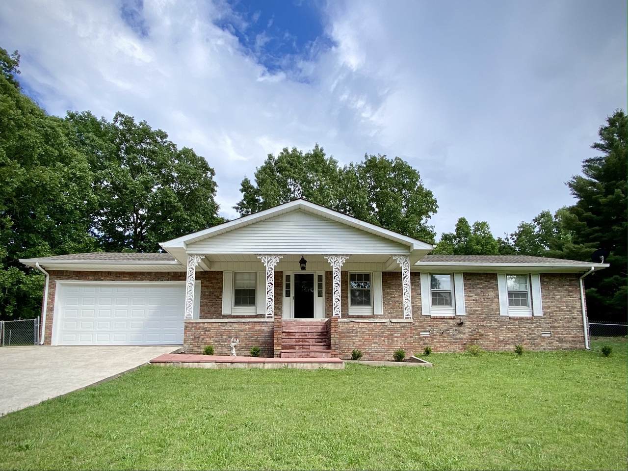 202 E Andy St - Photo 1