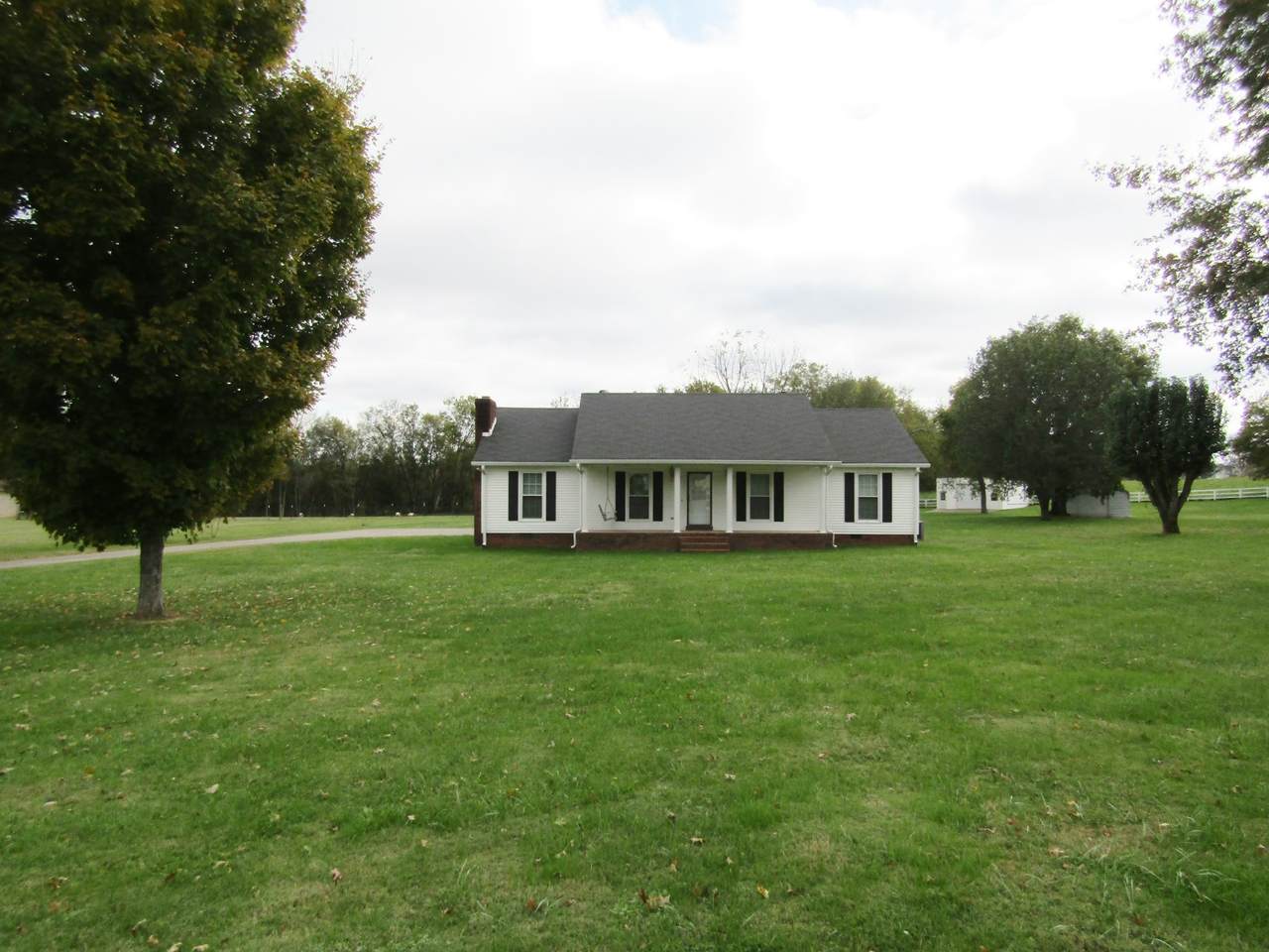 1751 Nashville Hwy - Photo 1