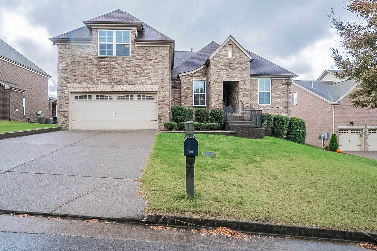 105 Hartley Ct - Photo 1