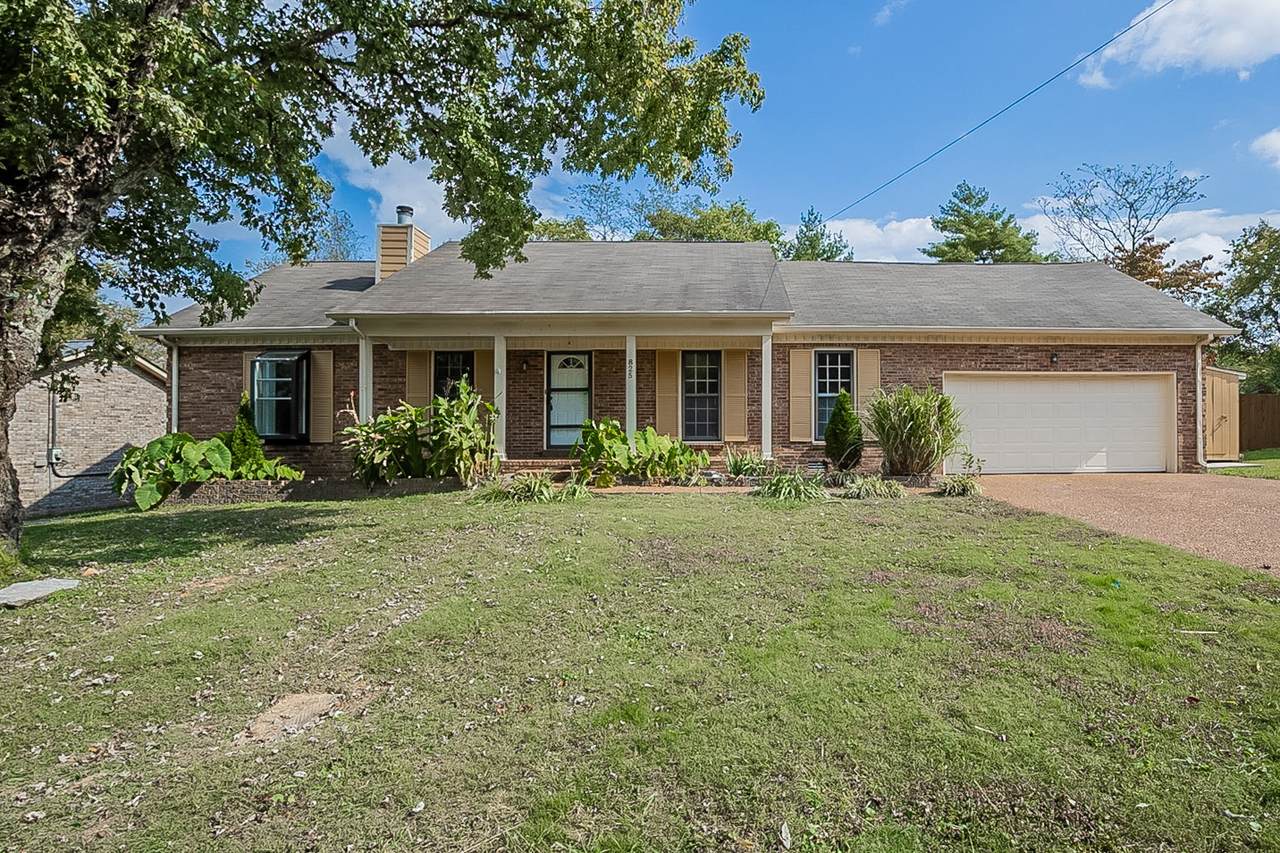 825 Sandburg Pl - Photo 1